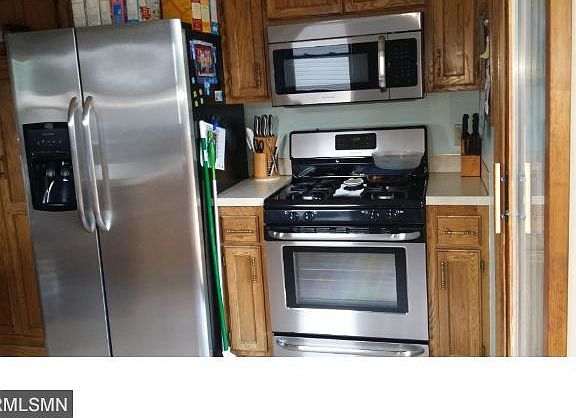 3rd image of 2175 Helena Ave N