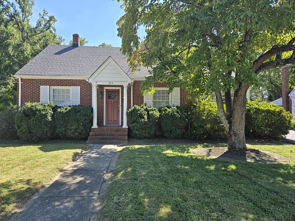215 Thompson St