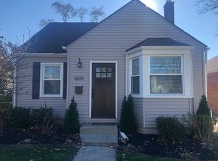 1009 Larkmoor Blvd, Berkley, MI