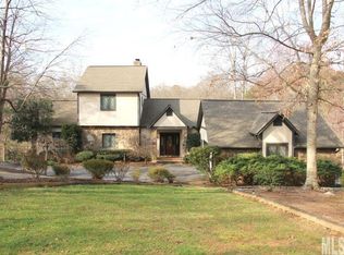 20 Snug Harbor Dr, Taylorsville, NC 28681