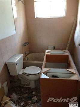3rd image of 2185 Roosevelt Ave