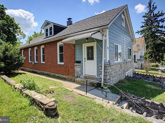 3rd image of 846 Guilford Ave