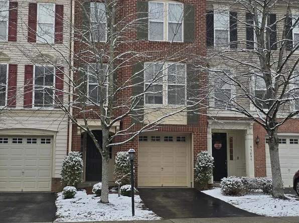 43099 Hunters Green Sq, Ashburn, VA 20148
