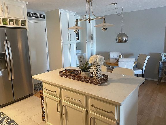 2nd image of 366 W Saint Joseph St Unit 6
