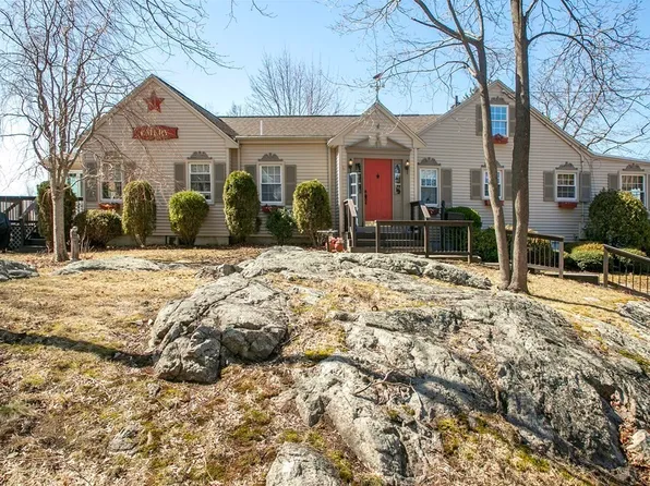 195 N Truro St, Hull, MA 02045