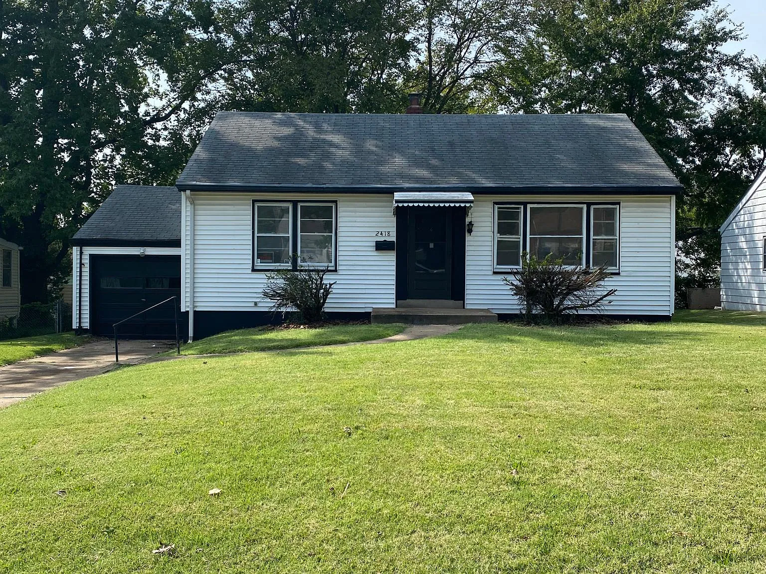 3 bed, 1100 sqft, $1,350 — Photo 3