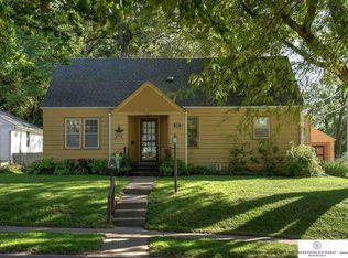 19 Elmwood Dr, Council Bluffs, IA 51503