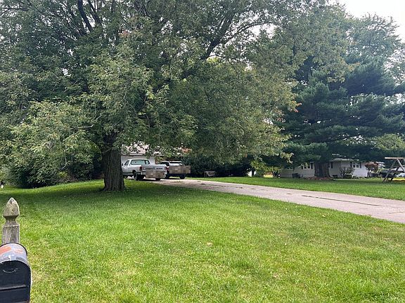 3rd image of 11926 Hillcrest Dr