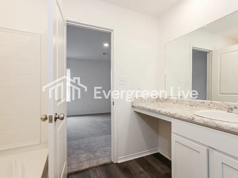 127 Jasmine Ct — Photo 9