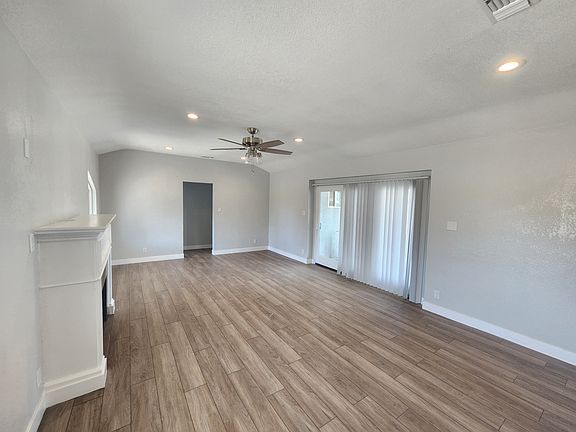 3rd image of 1605 Torrance Blvd #1613