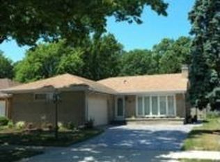 1418 Scotdale Rd, La Grange Park, IL 60526