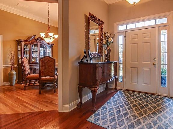 4th image of 410 Mallory Cir