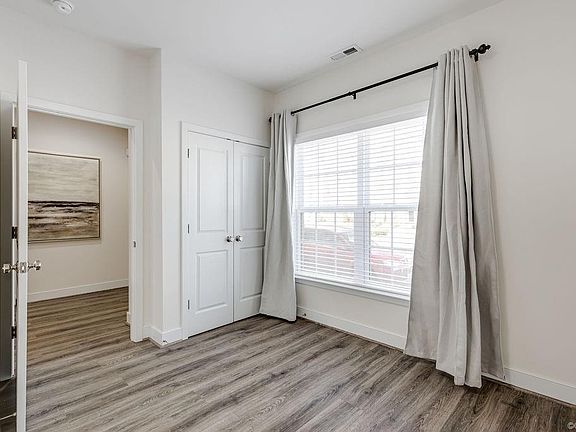 4th image of 5407 Libbie Mill West Blvd