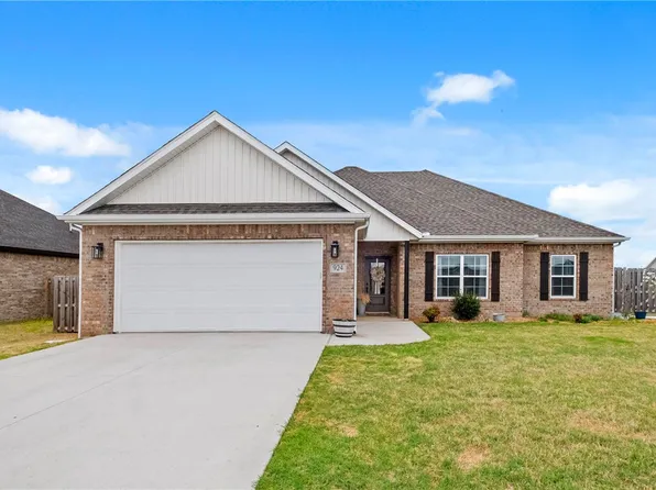 924 Laux Ln, Pea Ridge, AR 72751