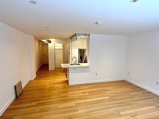 5th image of 341 W 11th St APT 1H