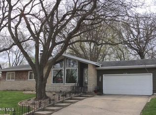 1014 Foothills Cir, Albert Lea, MN 56007