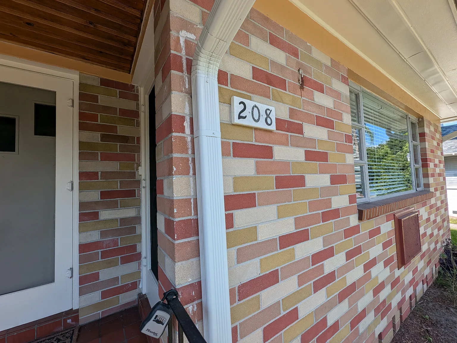 1 bed, 900 sqft, $1,850 — Photo 1