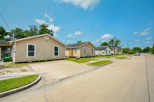 6010 Collingsworth St #2 Photo 1