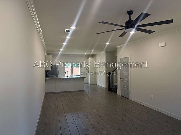 5th image of 3203 SW Hillstone Ave