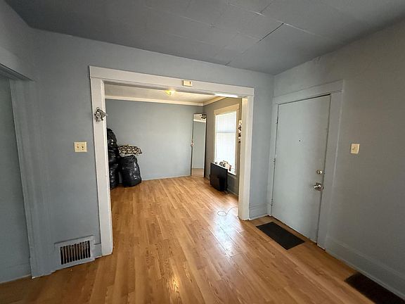 3rd image of 4003 W Hampton AVENUE