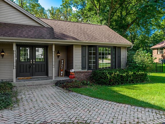4th image of 5665 Chippendale Ct