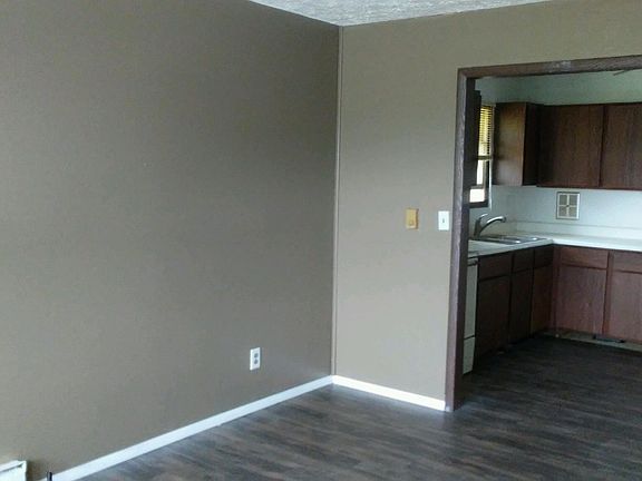 5th image of 406 W Randolph St APT B