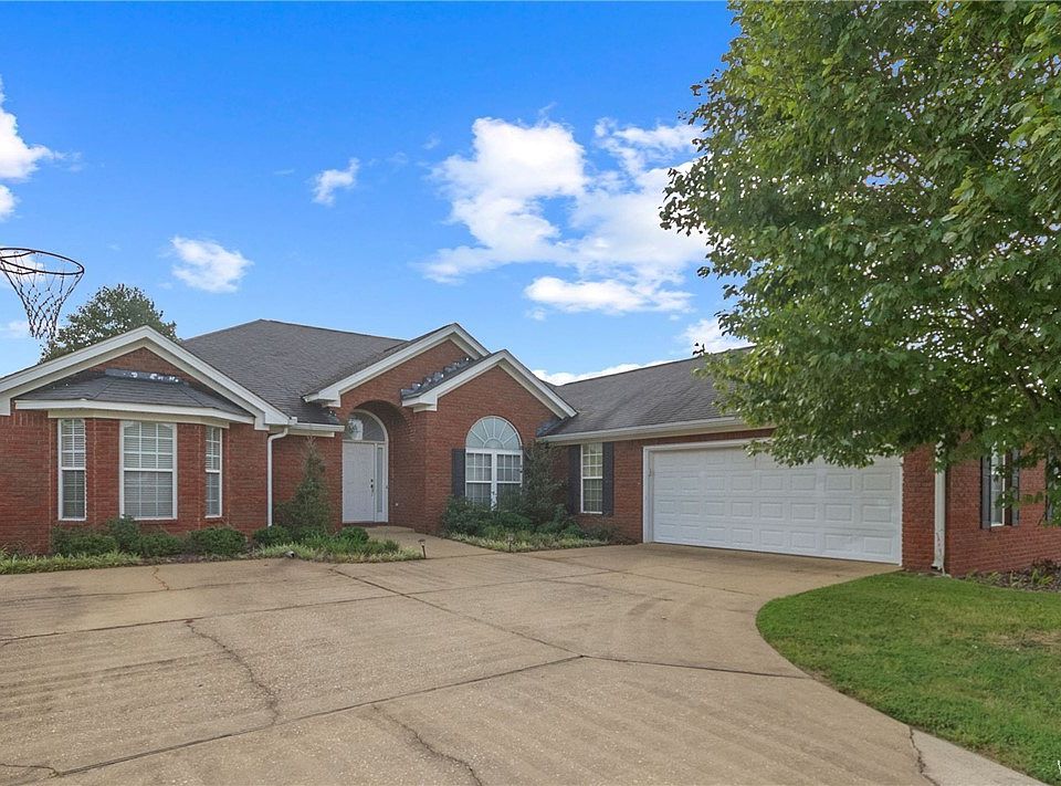 1st image of 10323 Magnolia Ct