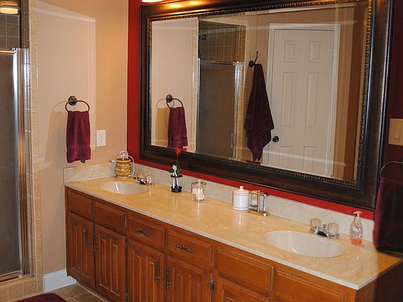 2nd image of 1523 Eastland Cir