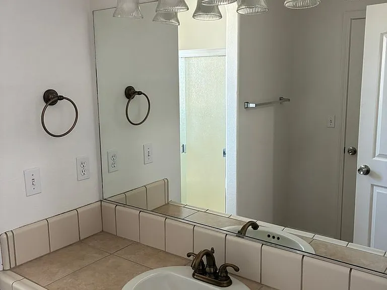 1607 Capitola Ct — Photo 18