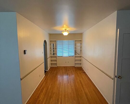 4th image of 5465 Inglewood Blvd