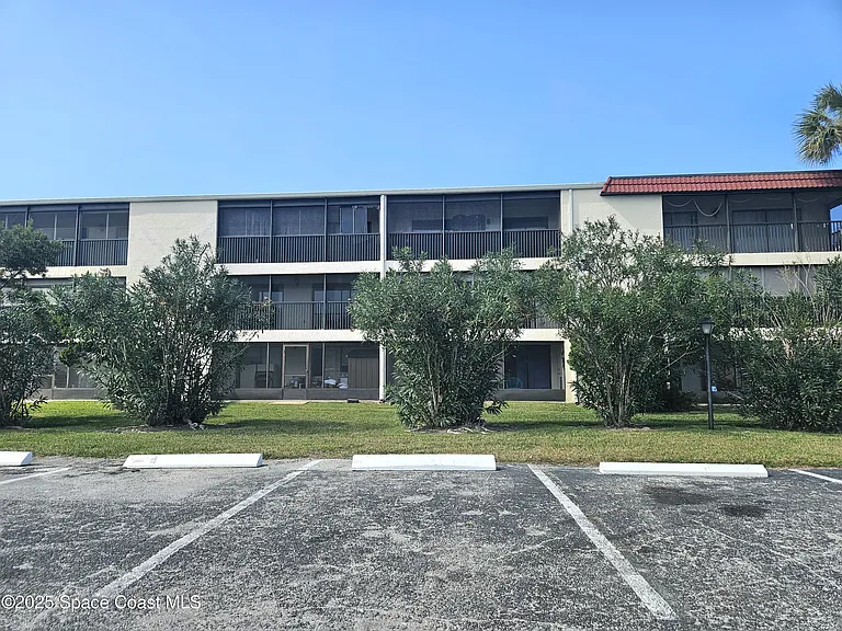 5800 N Banana River Blvd #123 — Photo 8