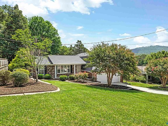 3rd image of 1922 Epworth Dr NE