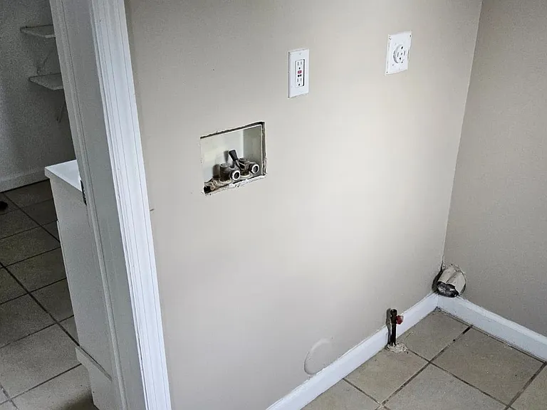 1312 Mattison Ave — Photo 1