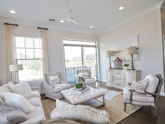 2nd image of 550 Russell St Unit 201