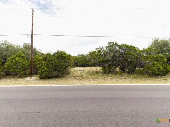 1344 Bellewood Ln, Canyon Lake, TX 78133