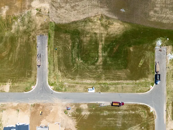 1832 Kingsland Dr SW, Byron Center, MI 49315