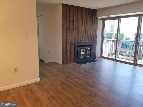 1313 Aspen Dr, Plainsboro, NJ 08536