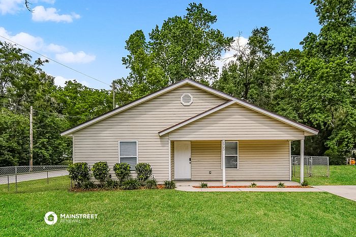 1st image of 2923 Lucoma Dr