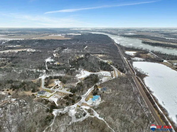 8440 Raven Dr, Louisville, NE 68037