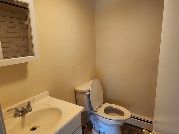 3rd image of 181 Glenerie Blvd #6