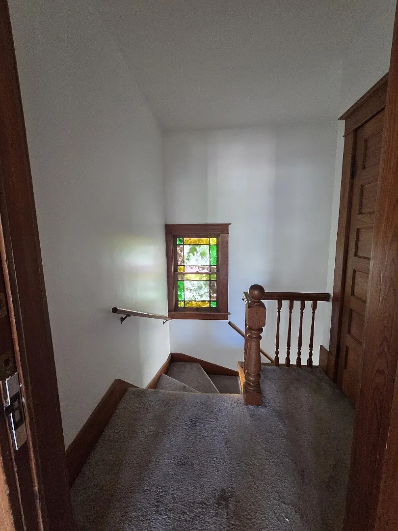 3 bed, 1000 sqft, $1,700 — Photo 2