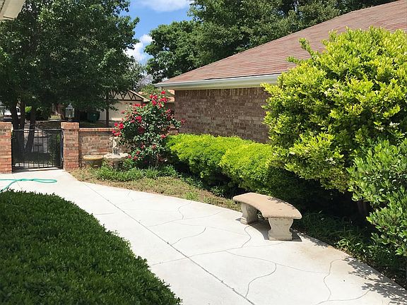 3rd image of 1639 Utah Ave