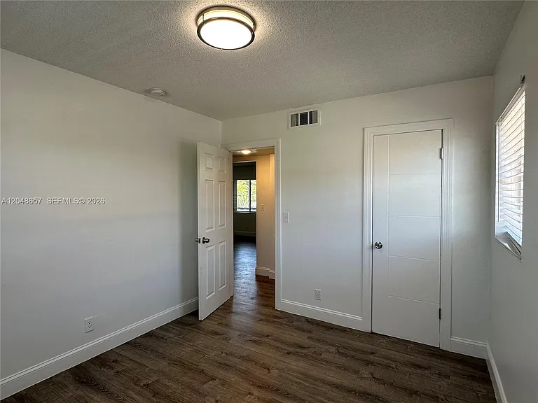 2401 NW 9th Ave #3 — Photo 26