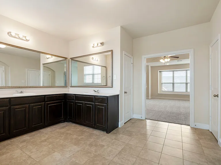 2640 Venice Dr #2 — Photo 33