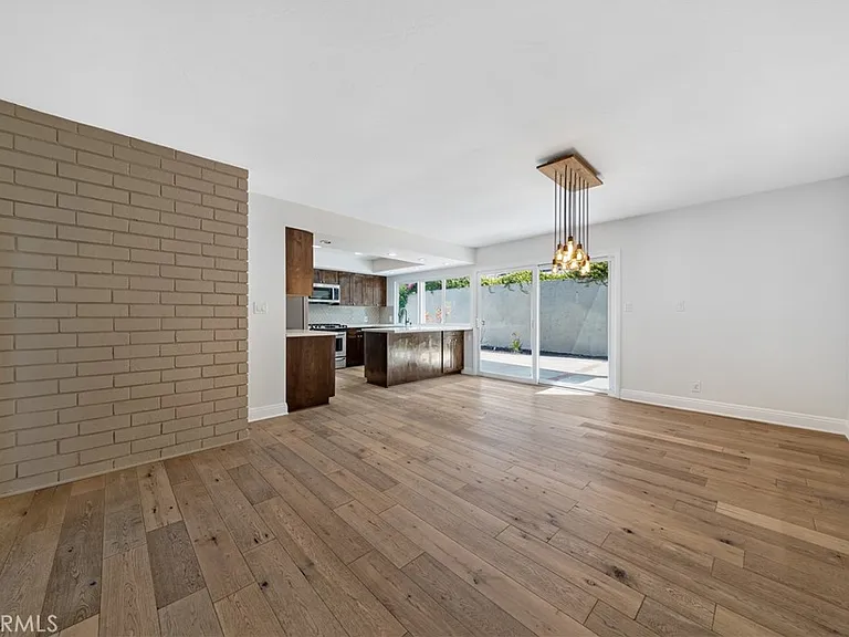 23291 Downland Rd — Photo 11