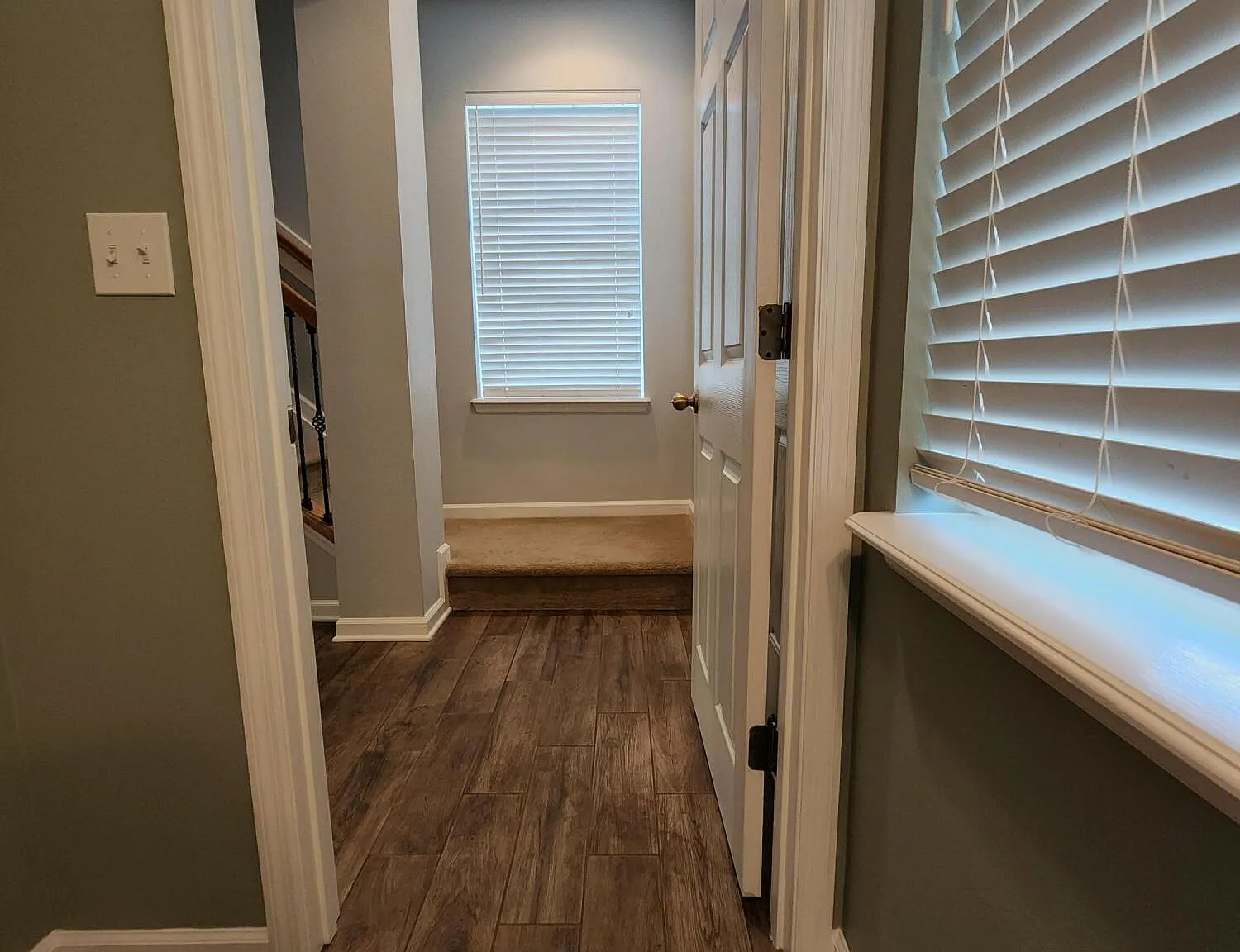 2 bed, 2.5 bath, 1327 sqft, $1,650 — Photo 3