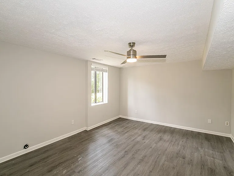 3941 Kensington Dr — Photo 24