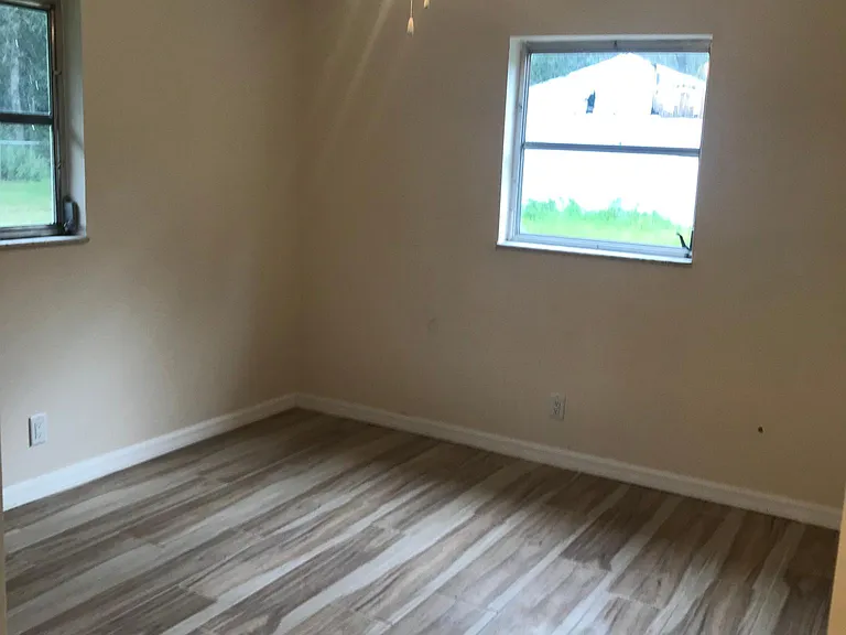 2215 Forest Dr — Photo 6