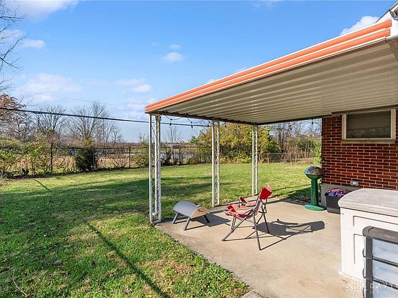 4th image of 4029 Brumbaugh Blvd