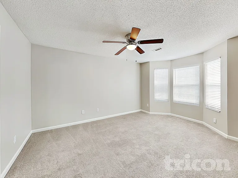 4872 Sierra Way — Photo 7